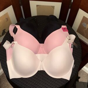 New 3 pk Vince Camuto Pink, Black and cream  Bra Set